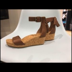 Uggs sandal